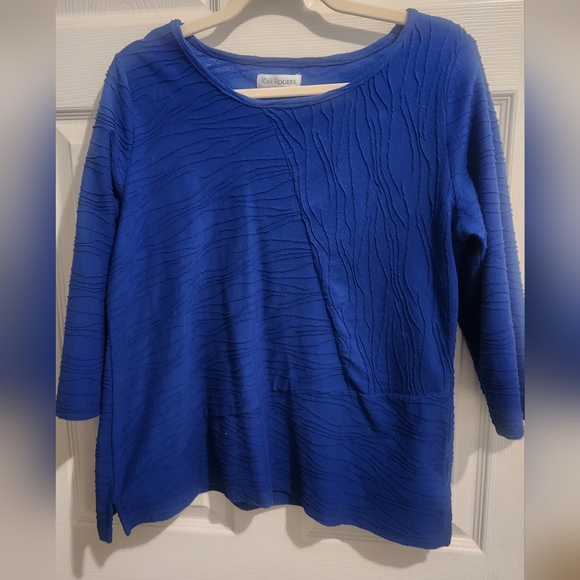Kim Rogers Tops - Beautiful Royal Blue Wave Pattern Top